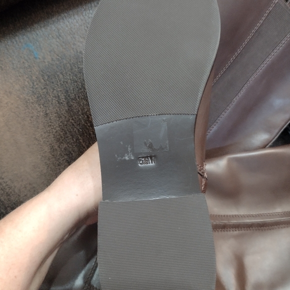 Tory Burch Tall Riding Boots Brown Leather Side Zip Accent Buckle Logo Size 5.5m - Picture 3 of 12